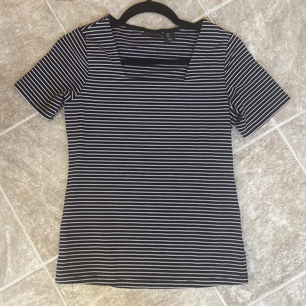 Tahari, size small, fitted blouse
